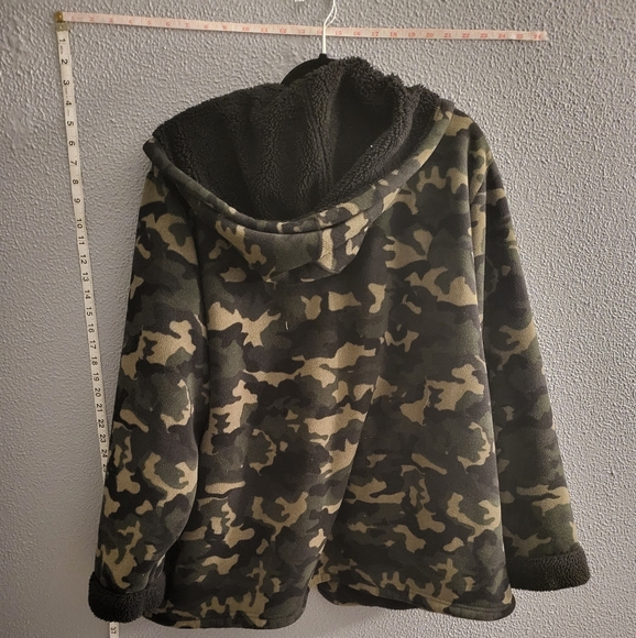Camouflage cuddle duds jacket - Picture 2 of 3